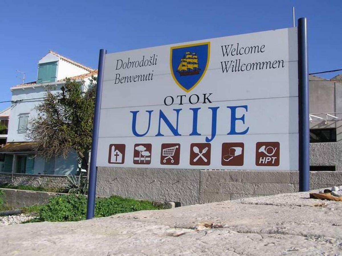 Car Free Island Unije Gasparini Apartments Экстерьер фото