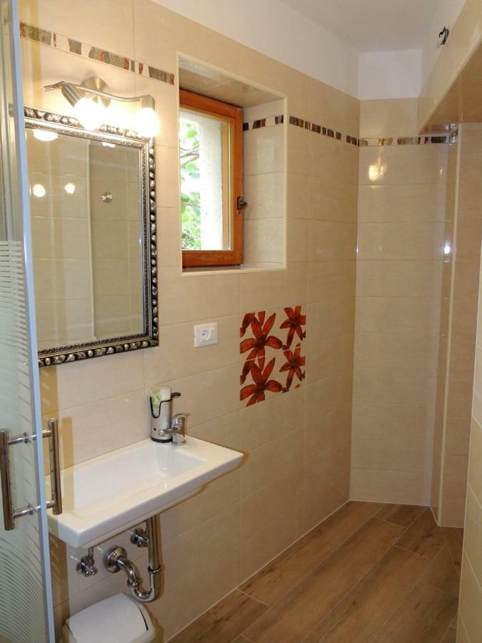 Car Free Island Unije Gasparini Apartments Экстерьер фото